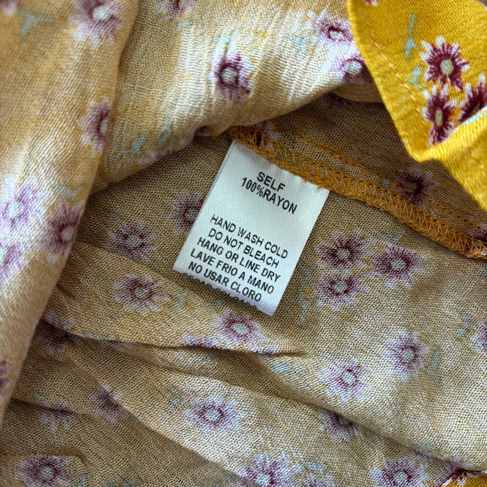 Easel Yellow Floral Print Cropped Flowy Tank Top - Picture 4 of 6